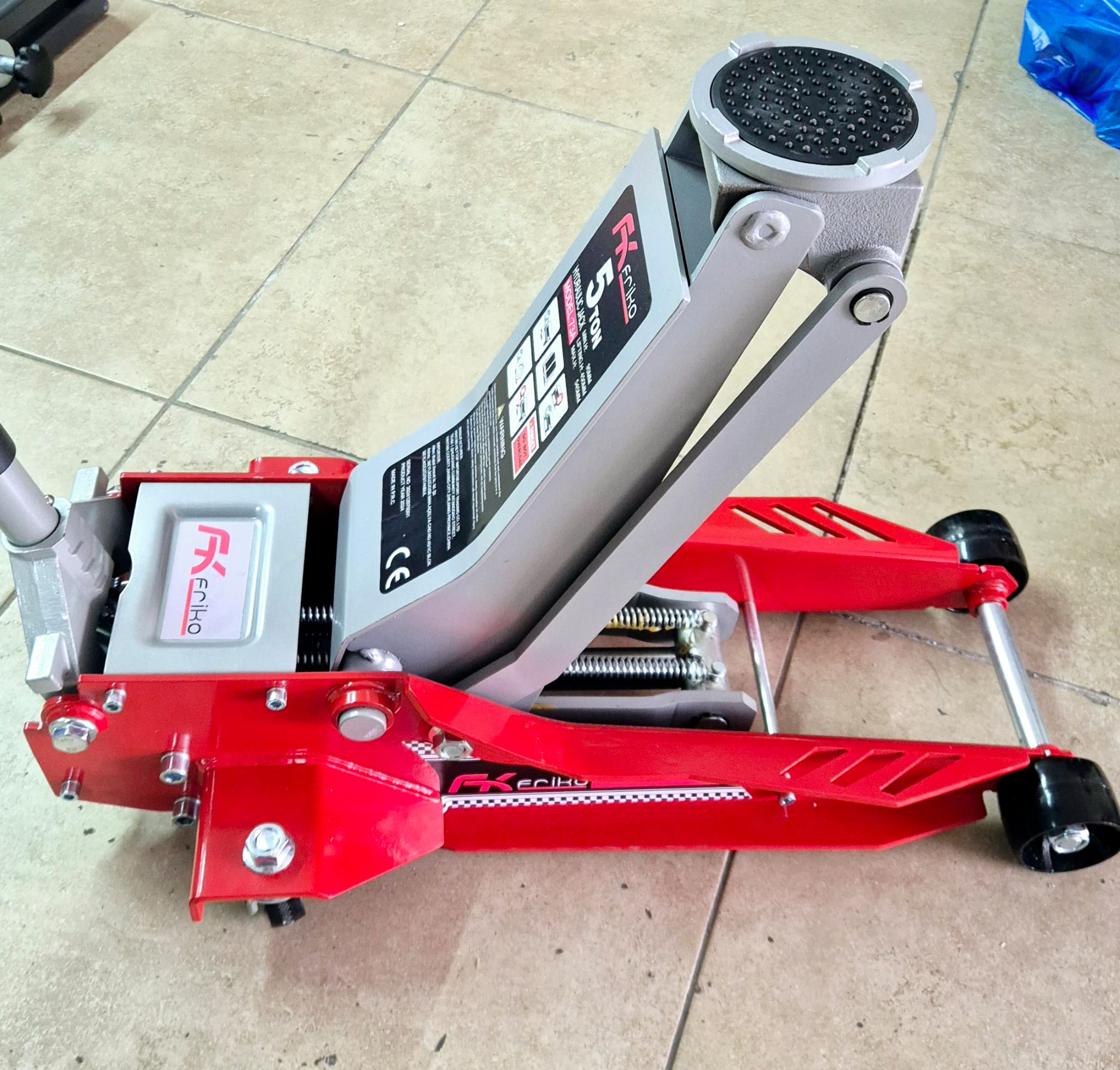 d0431475-b3ba-4bc7-9b1f-3c658b5571b6 Çift Piston 5 Ton Düşük Profil Hidrolik Arabalı Kriko - 73A